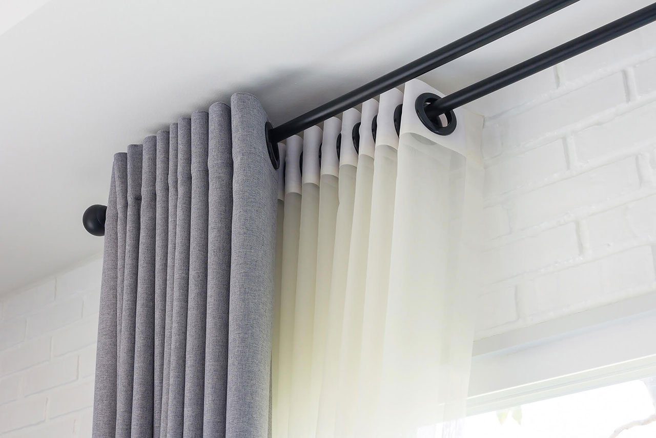 gray-white-curtains-rod